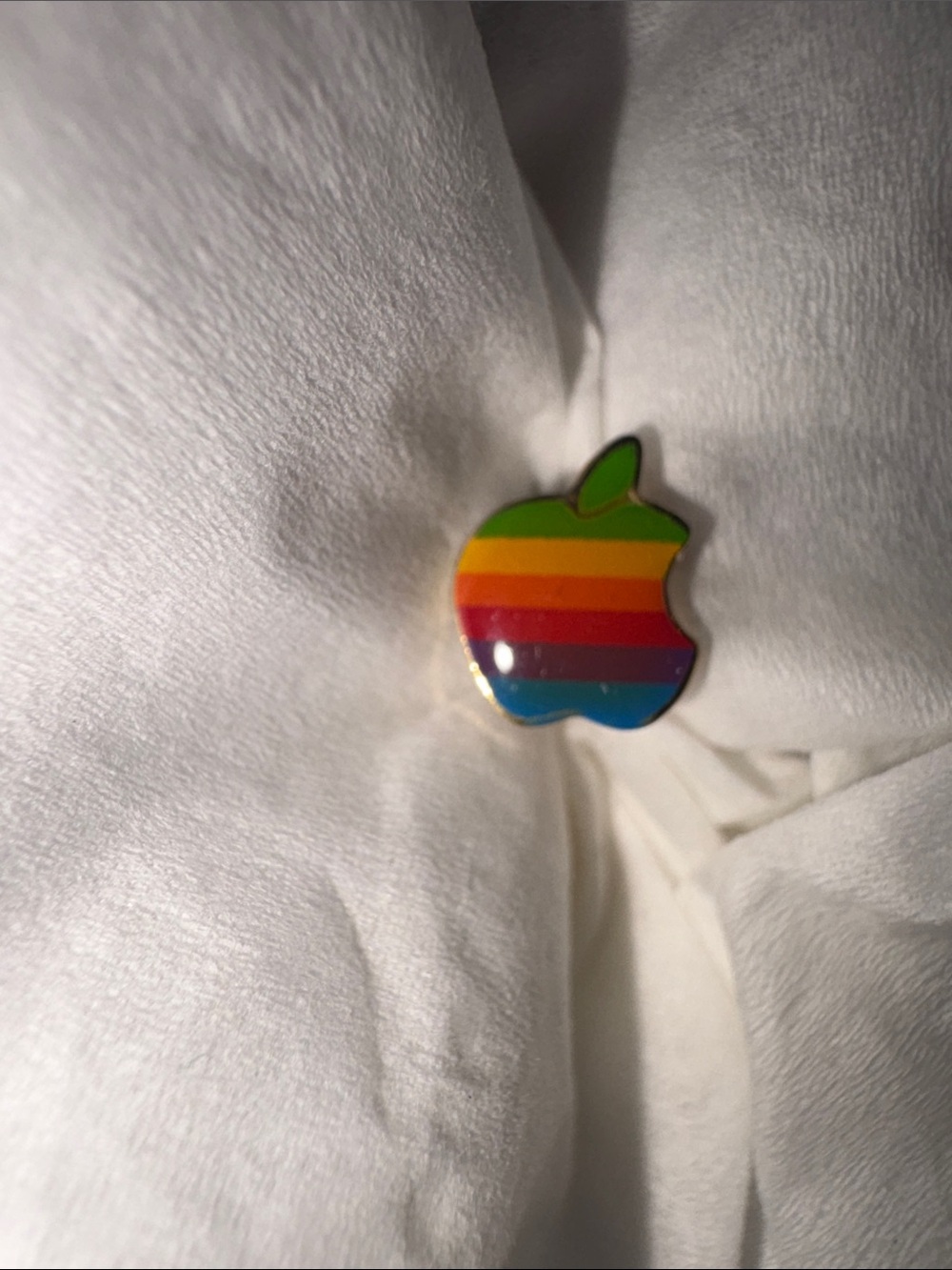 Vintage 1989’s Apple Logo Rainbow Earring